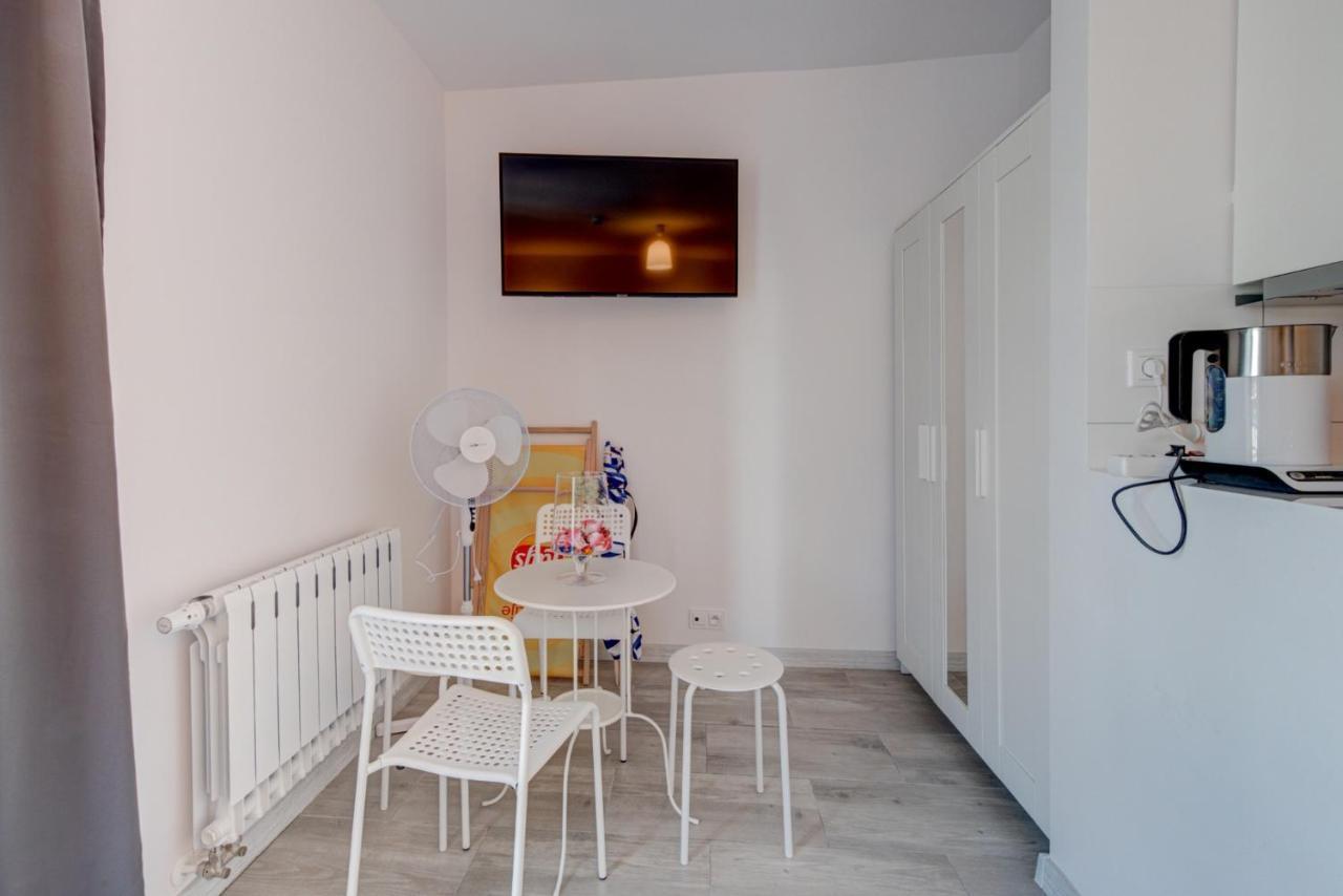 Pod Winogronem - Apartamenty Z Basenem I Wyzywieniem Pobierowo Eksteriør bilde